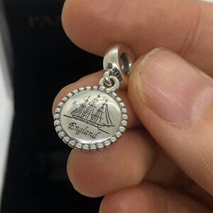 ✨🔥Pandora England Charm travel charm